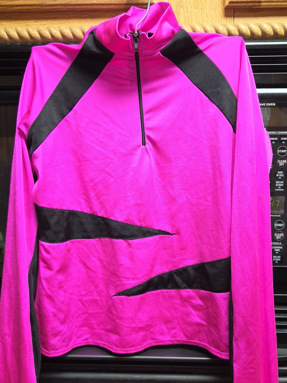 Women's Fuchsia Long-Sleeve Quarter-Zip Performance Top